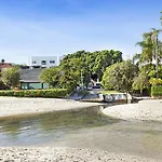 CALE1A - Beachside Harbour Haven